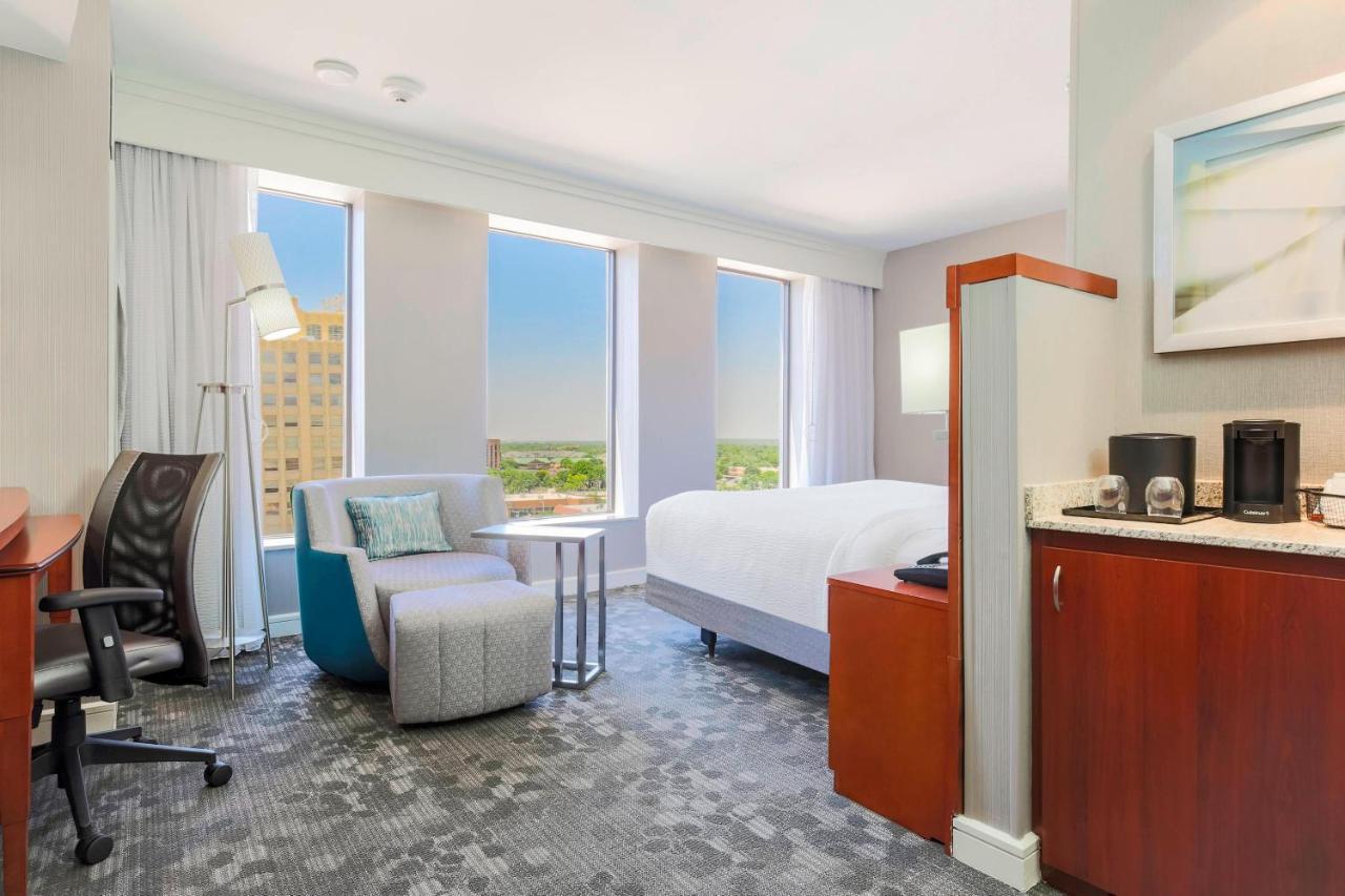 Courtyard By Marriott Amarillo Downtown Hotel Bagian luar foto