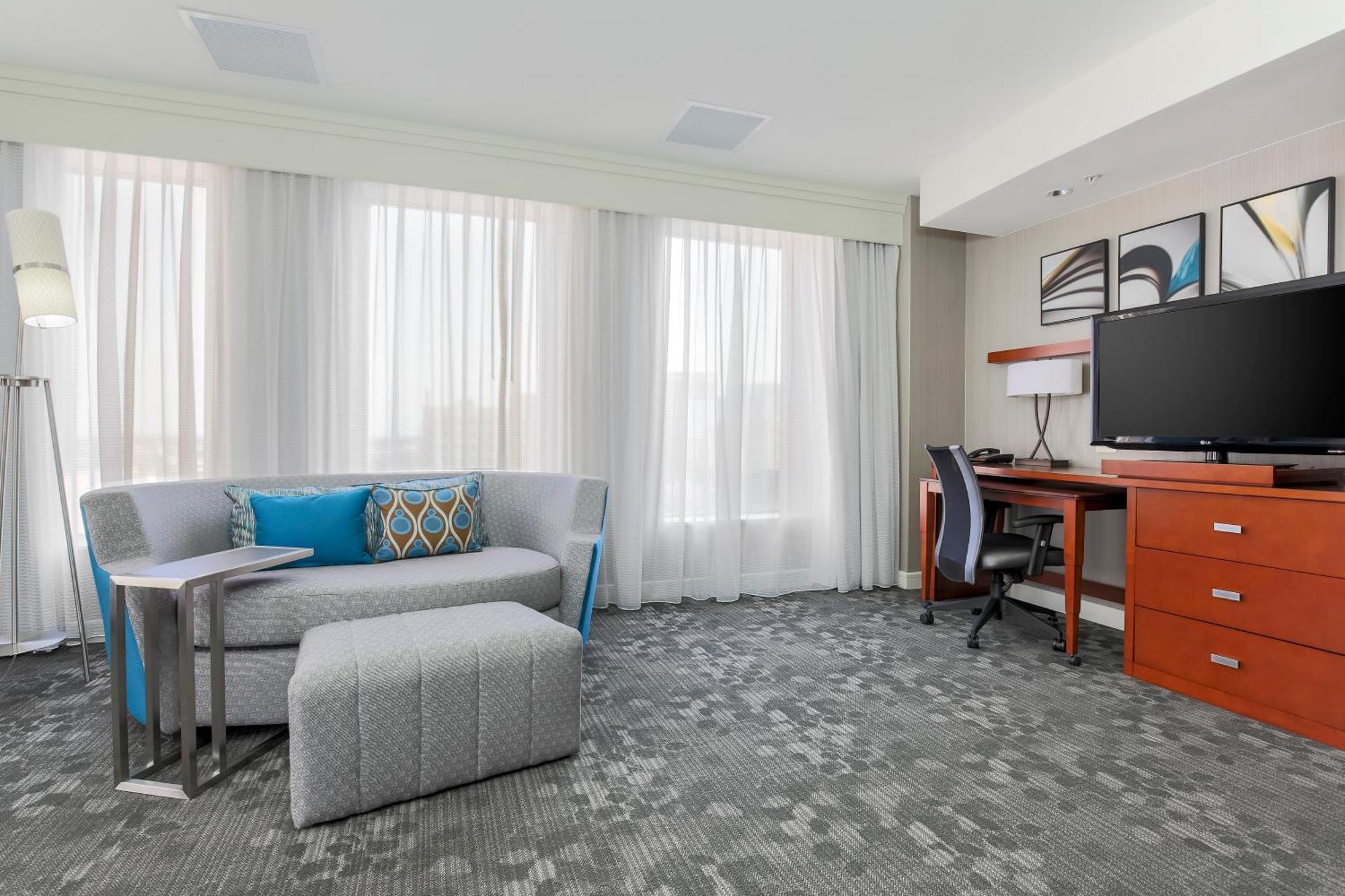 Courtyard By Marriott Amarillo Downtown Hotel Bagian luar foto
