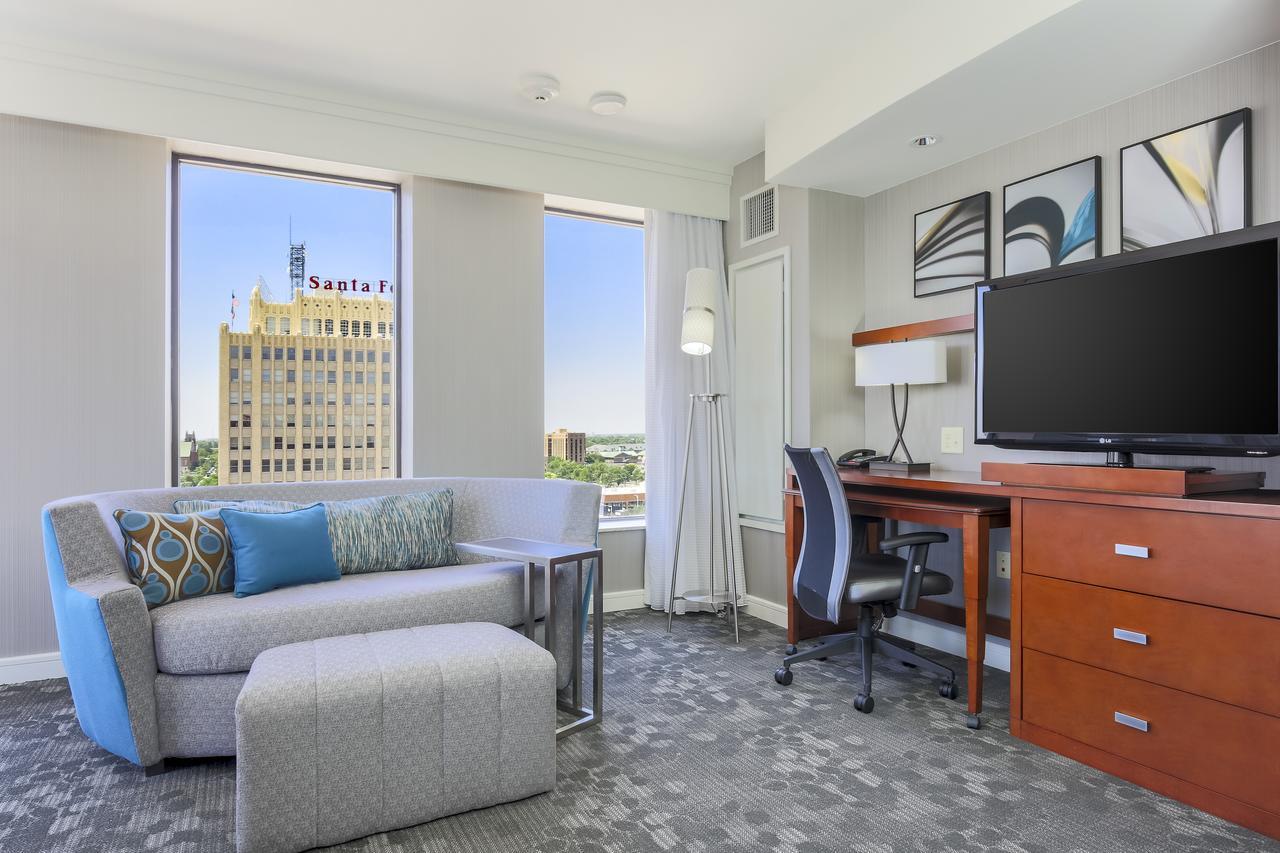 Courtyard By Marriott Amarillo Downtown Hotel Bagian luar foto