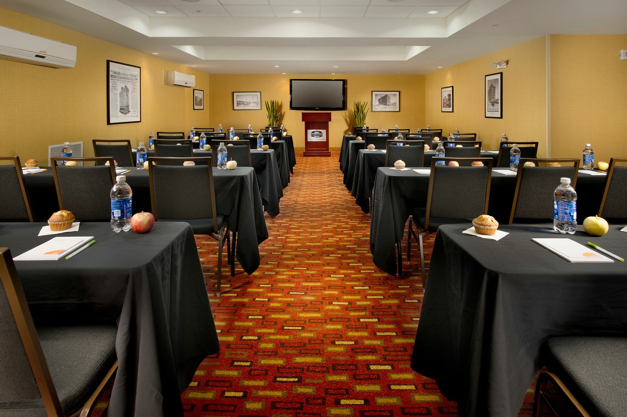 Courtyard By Marriott Amarillo Downtown Hotel Bagian luar foto